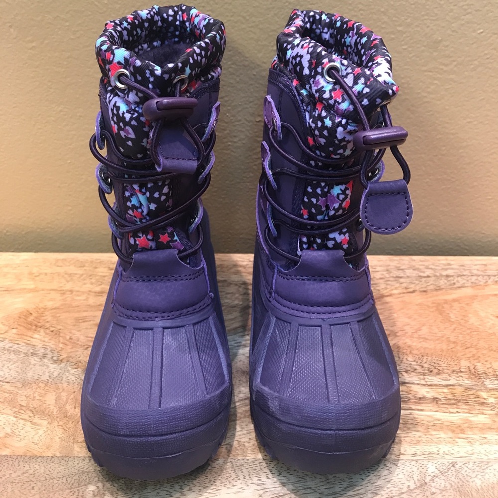 NWOT size 9/10 purple snow boots